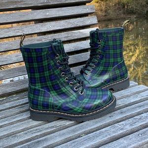 Dr. Martens Drench Rain Boots Size 6